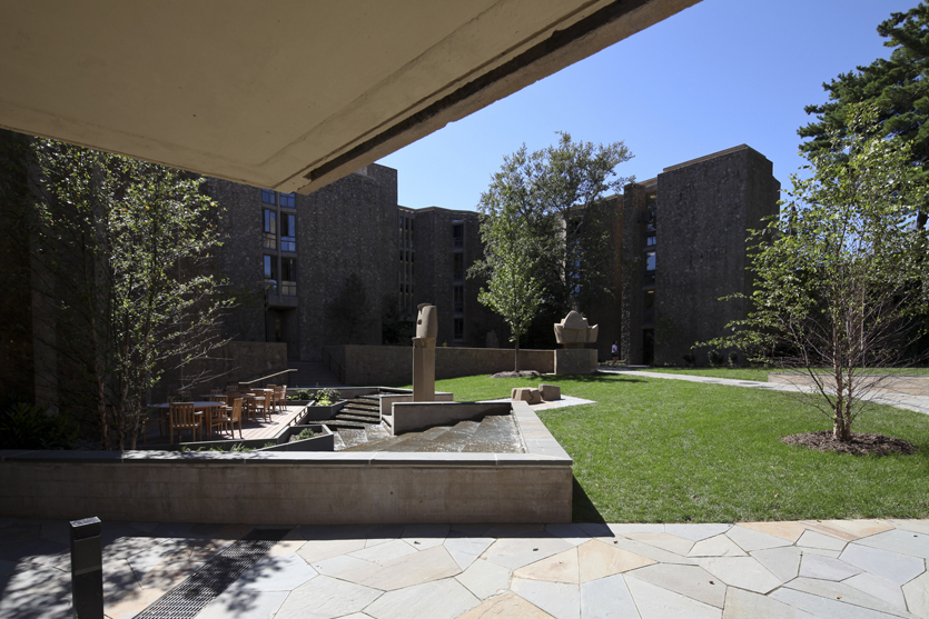 Ezra Stiles - Courtyard