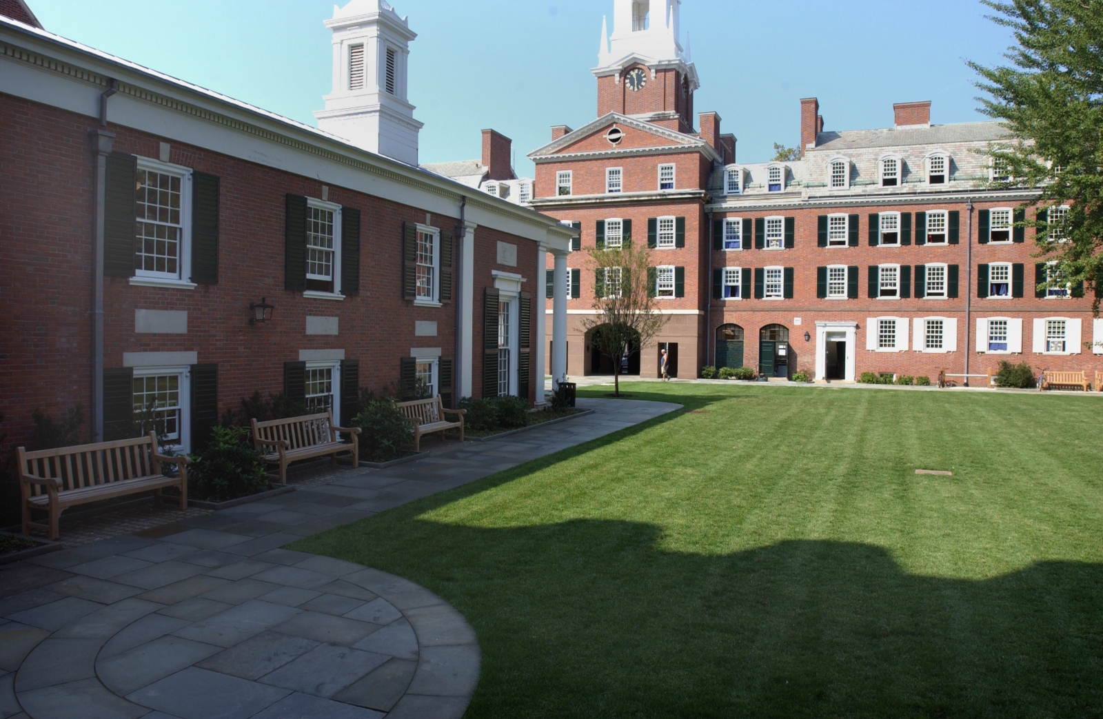 Timothy Dwight College - Courtyard