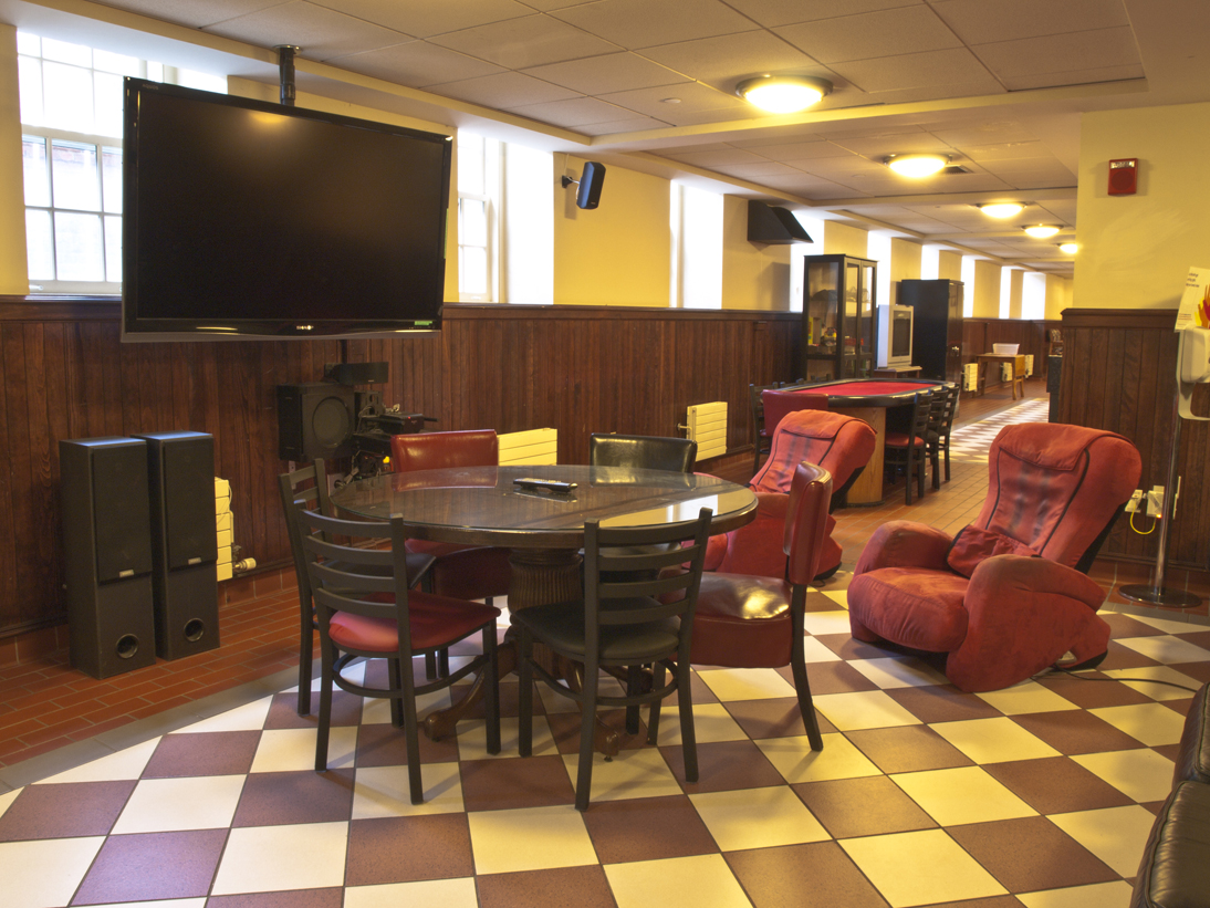 Timothy Dwight College - Lounge